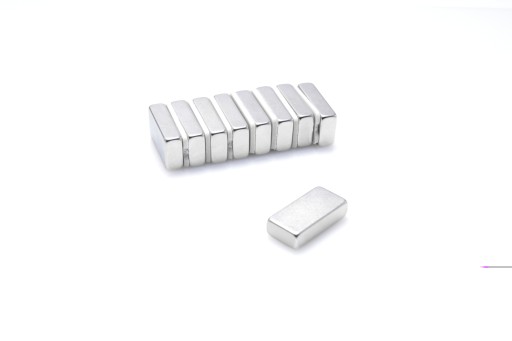 Neodymový tanierový magnet MPŁ 20x10x5 N38
