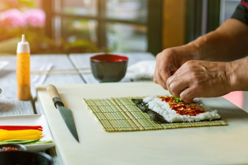 BAMBUSOVÁ PODLOŽKA pre SUSHI vyrobená z profesionálneho bambusu