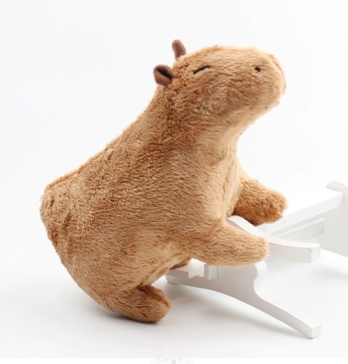 MASKOT CAPYBARA PRE DETI ROZTOMNÝ PLYŠOVÝ VANKÚŠ NA MAJLENIE 20 CM HIT