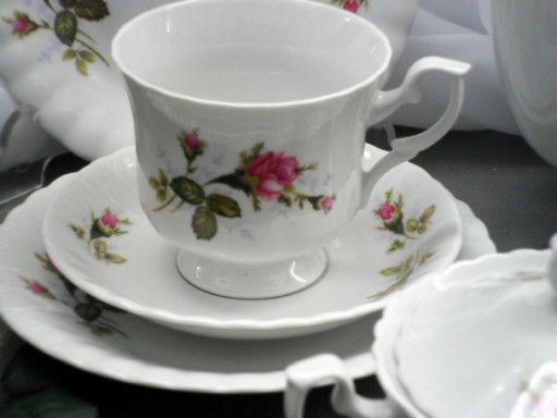 B026 OMÁČKA 14 cm IWONA CHODZIEŻ PORCELÁN MALČER