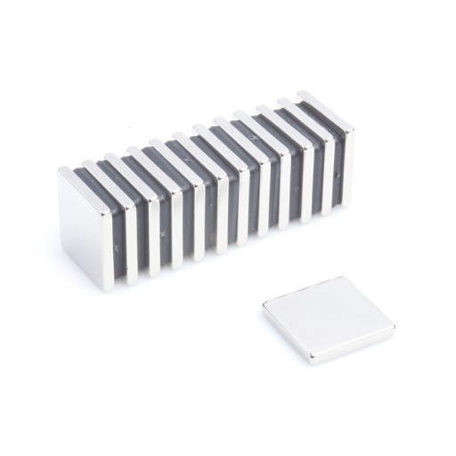 Neodymový tanierový magnet MPŁ 15x15x2 N38
