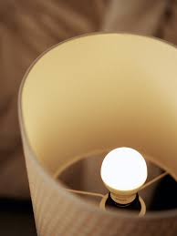 LED GUĽOVÁ ŽIAROVKA P45 E14 5W = 40W 2700k
