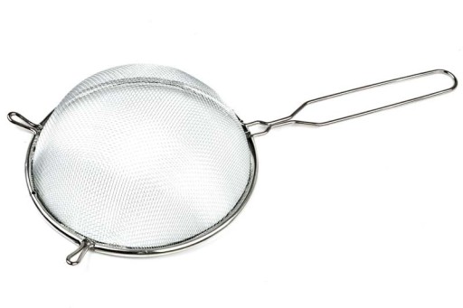 Kovové sitko 9 cm s rukoväťou