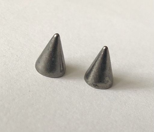 SPIKE Čapy 9,5mm so skrutkou, 10ks, tmavý nikel
