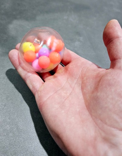 GNIOTEK senzorická loptička antistresová šúchavá na žmýkanie, farebná