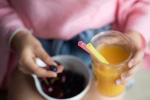 OPÄTOVNE POUŽITEĽNÉ SILIKÓNOVÉ SLAMKY SIVÁ MODRÁ 2KS FOMMI