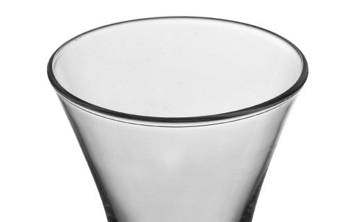 30 ml pohár elegantného likéru