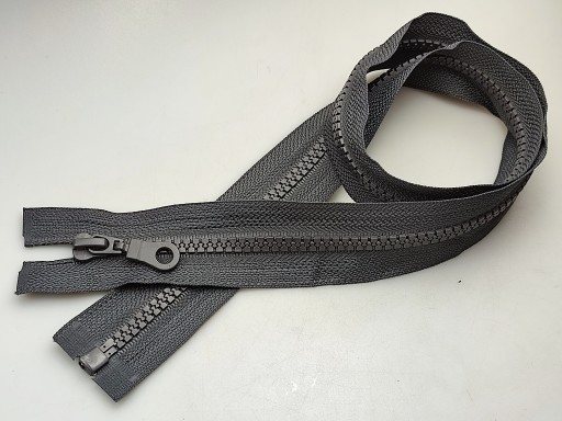 Zips ch. kocka 5 šedá 45 cm