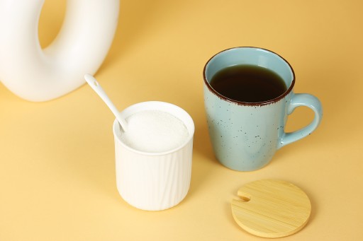 PORCELÁNOVÁ MISKA NA CUKOR S BAMBUSOVÝM viečkom A LYŽIČKOU NÁDOBOU NA CUKOR