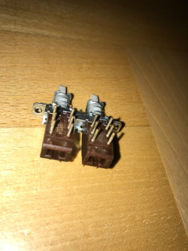 6-pinový dvojitý izostat, 2 ks.
