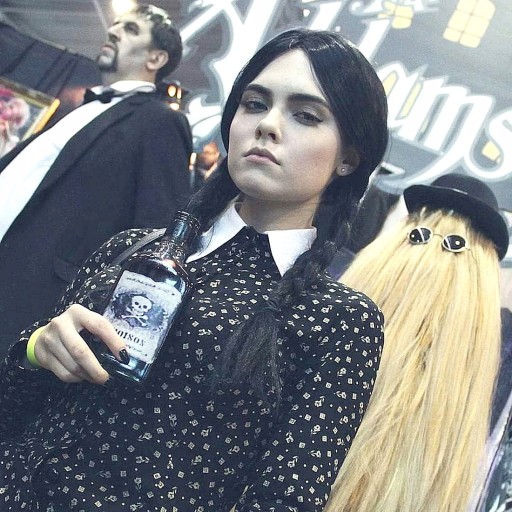 Čierna streda Parochňa Addams Adams z televízneho seriálu Two Braids Wensday