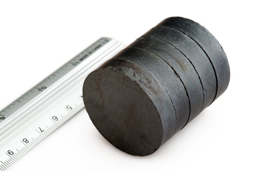 VALCOVÝ FERITOVÝ MAGNET 45x10 - 4 KS