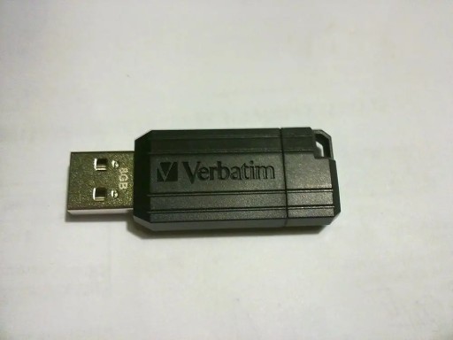 Verbatim 8GB USB 2.0 PinStripe