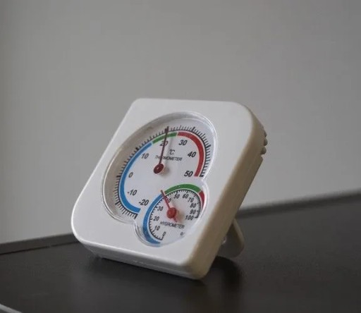 Domáci vlhkomer na meranie vlhkosti + analógový teplomer 2v1 stojaci