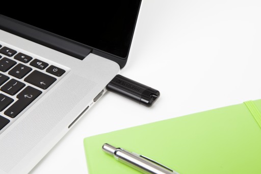 Verbatim 16GB PinStripe USB 3.0 kľúč