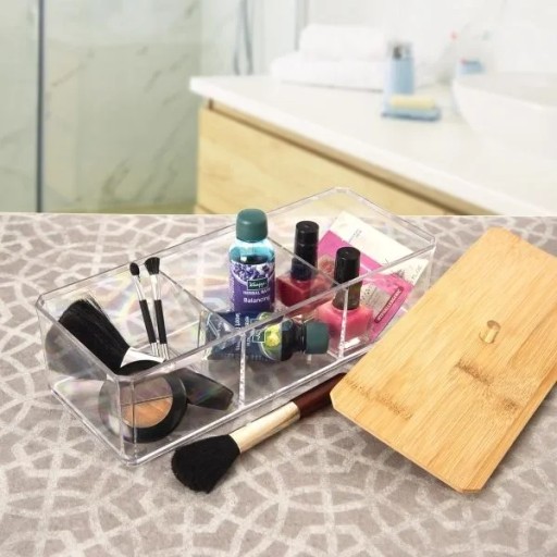 Priestranný bambusový organizér na make-up