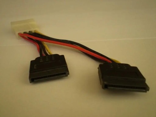 SATA napájací kábel 0,15M MOLEX->SATAx2