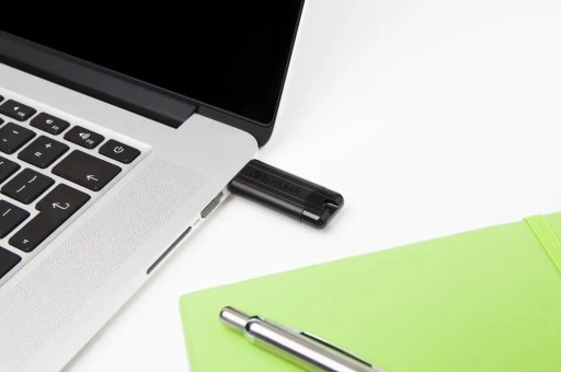 Verbatim 16GB PinStripe USB 3.0 kľúč