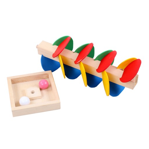 Náučný strom, drevené kocky, guľôčková dráha, Montessori guľôčková dráha