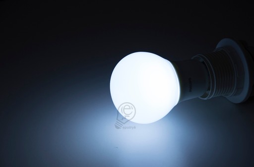 LED ŽIAROVKA E27 5W (40W) 470lm STUDENÁ 6500K PHILIPS