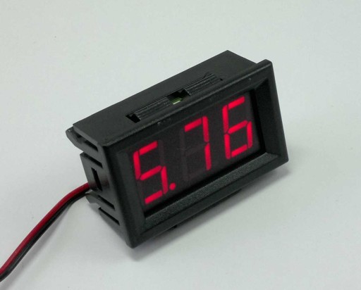 VOLTMETER AUTOMATICKÝ VOLTMETER 30V ČERVENÝ FV