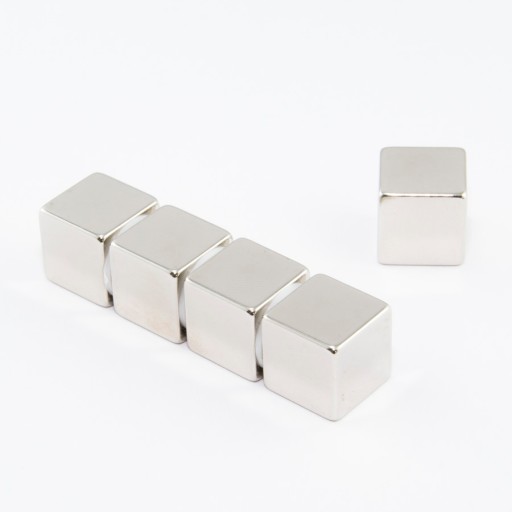 NEODYMOVÝ MAGNET TANIER 15x15x15 /N38
