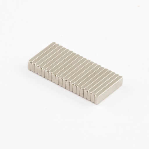 NEODYMOVÝ MAGNET 10x2,5x1 N38 - 60 KS