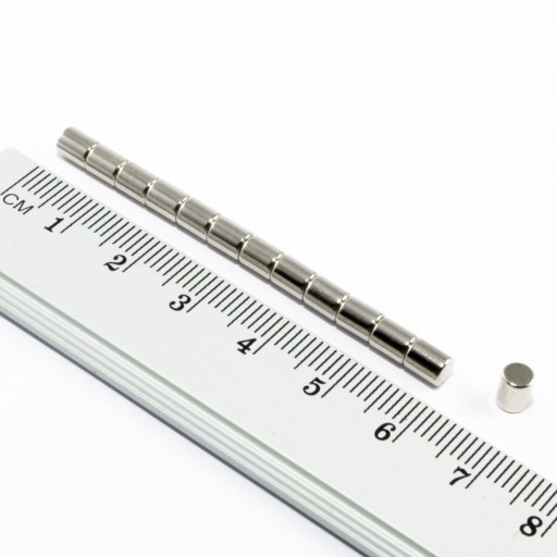 VALEC NEODYMOVÝ MAGNET 4x5 N38 SADA 30 KS