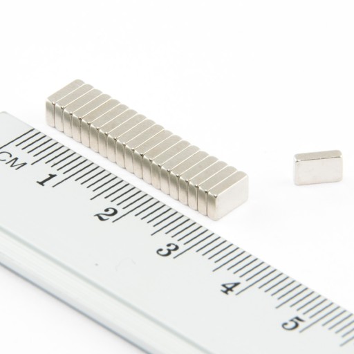 NEODYMOVÝ MAGNET 6x4x1,5 N38 50 KS