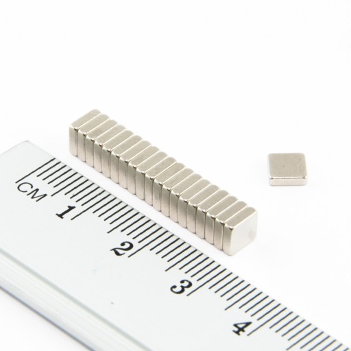 NEODYMIOVÝ MAGNET TANIER 5X5X1,5 N38 50 KS