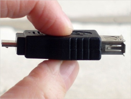 Zásuvka USB adaptéra, zástrčka micro USB