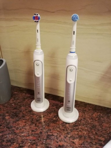 Stojan na zubnú kefku Oral B