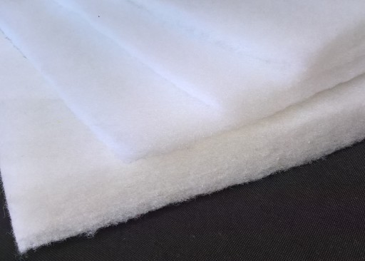 NETKANÁ POLYESTEROVÁ NETKANÁ LÁTKA 100G 0,5 metra