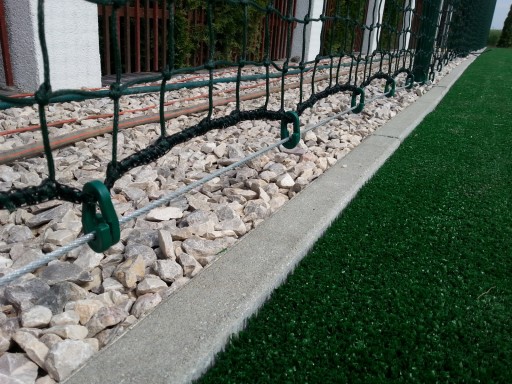 ZACHYCOVAČ GULIČKY POLYETYLÉN 120x120mm fi 3mm.