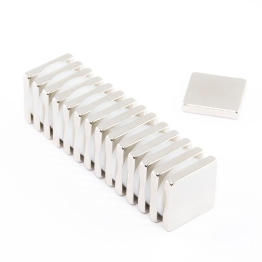 NEODYMIOVÝ MAGNET TANIER 17x17x3 N38 - 3 KS
