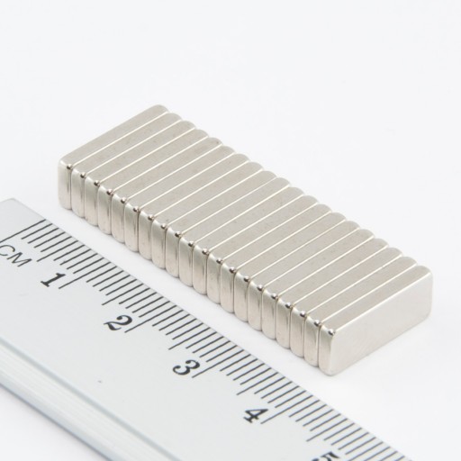 NEODYMIOVÝ MAGNET TANIER 15x6x2 N38 - 15 KS