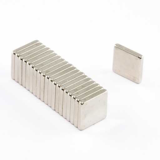 NEODYMOVÝ MAGNET 12x12x2 N38 - 10 KS