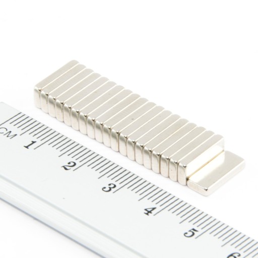 NEODYMIOVÝ MAGNET TANIER 12x5x2 N38 - 20 KS