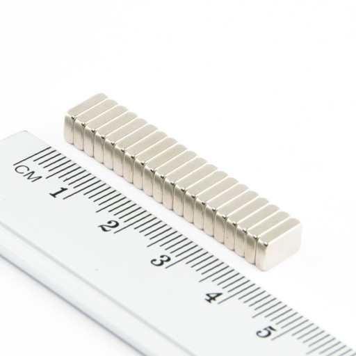 NEODYMOVÝ MAGNET 7,5x5x2 N38 - 50 KS