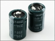 KONDENZÁTOR 220uF / 250V 20x30mm 105* NICHICON