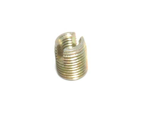 Zlomené objímky, opravný závit M3x0,5, dĺžka 6mm, vložka