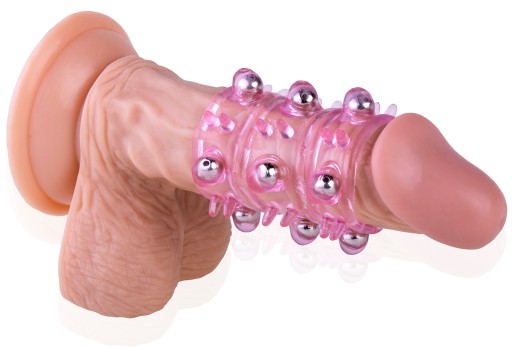 KRYT S MASÁŽNYMI PERLAMI PRSTEŇ NA PENIS
