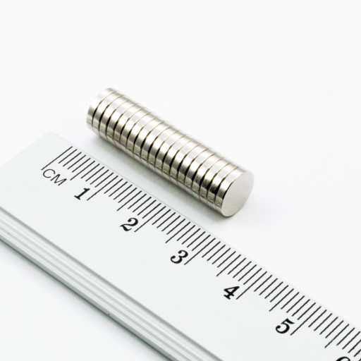 VALEC NEODYMOVÝ MAGNET 7x1,5 N38 SADA 30 KS