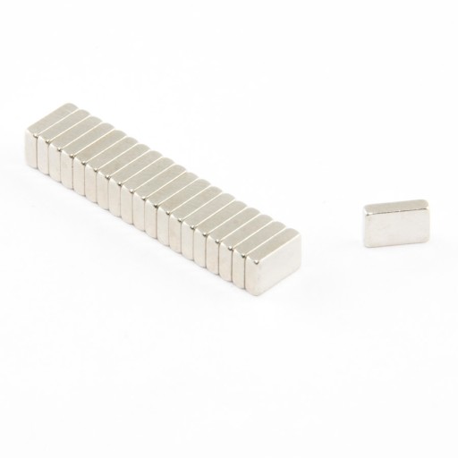 NEODYMOVÝ MAGNET 6x4x1,5 N38 50 KS
