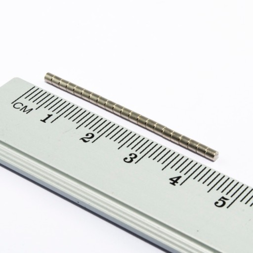 VALEC NEODYMOVÝ MAGNET 2x2 N38 SADA 100 KS
