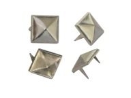 STRIEBORNÉ PYRAMÍDOVÉ STRIEŽKY 10x10mm STRUHY 100 KS