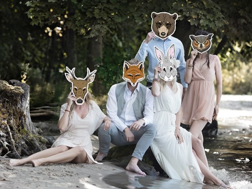 Karnevalový ples s jeleňovou maskou