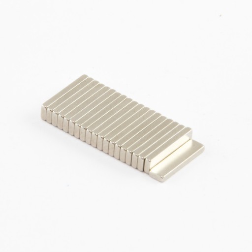 NEODYMOVÝ MAGNET 10x2,5x1 N38 - 60 KS